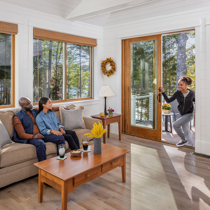 RBA_May-BlogPost_5BenefitsToUpdatingYourPatioDoors_FeaturedImage-700x700