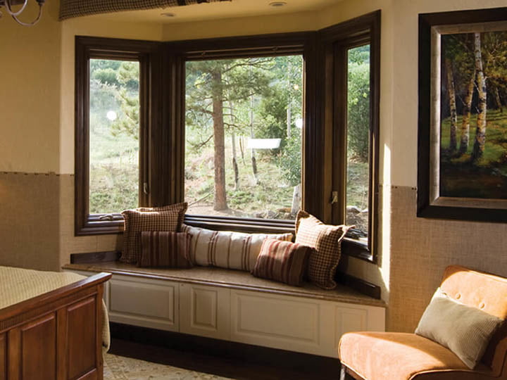 bay_windows_interior_image_940x705